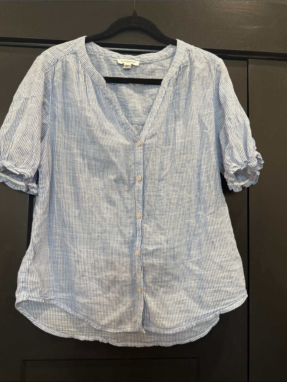 beachlunchlounge Light Blue & White Striped Button-Down Top Size Medium